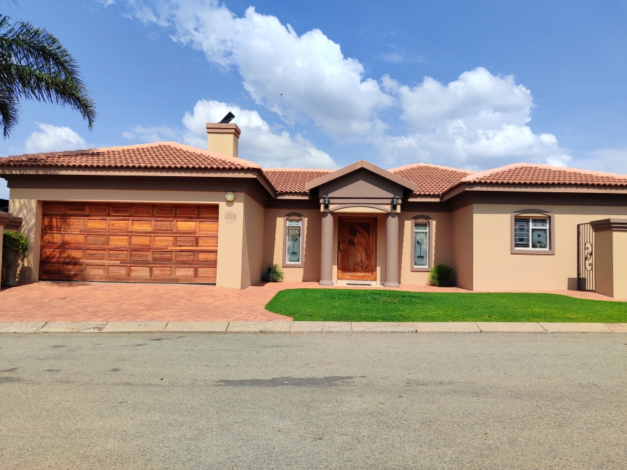 3 Bedroom Property for Sale in Wilkoppies North West